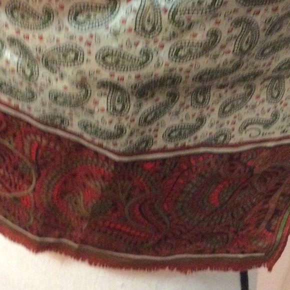 Oscar de la Renta signature scarf - Picture 2 of 5